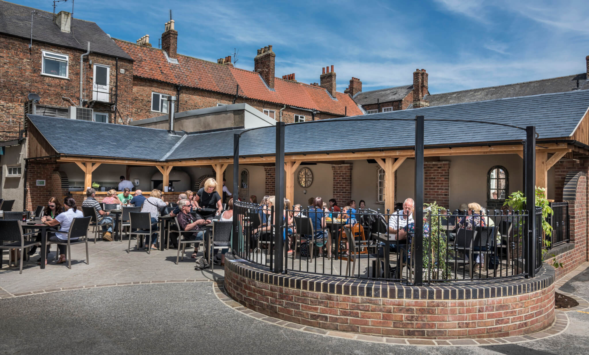 The Golden Fleece Hotel Thirsk Gardens and Courtyards scaled